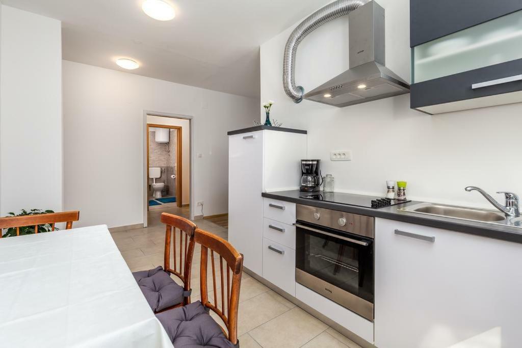 Apartment Roza, Sea View, Free Parking Ičići 外观 照片